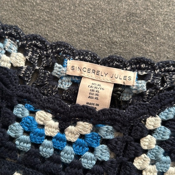 Granny square knit sweater tank top blue white super soft cropped NEW boho - Picture 3 of 5